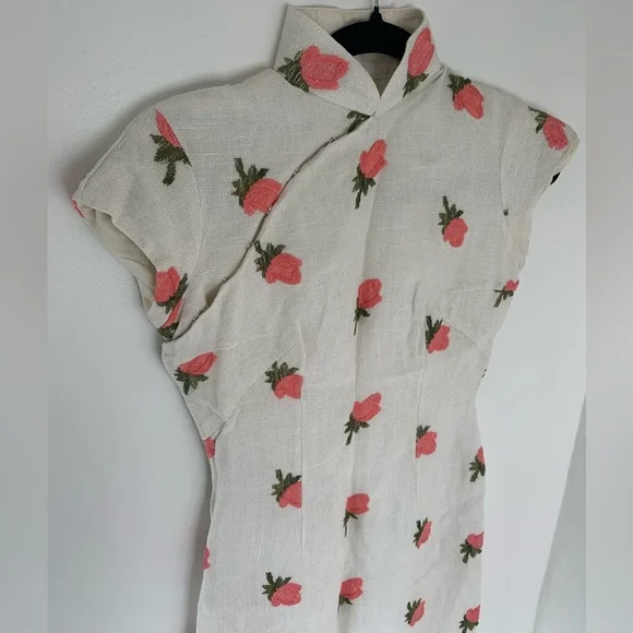 SOLD Rare Vintage 1950’s Floral Embroidered Raw Linen Lined Silk Cheongsam Dress - Picture 5 of 15